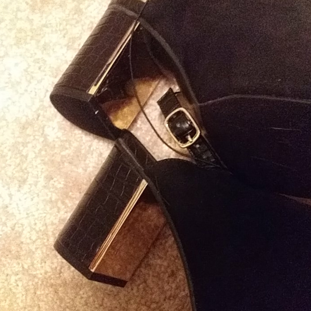 Shoe - Picture 6 of 8